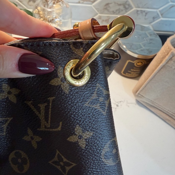 Louis Vuitton Brown Monogram Shoulder Bag - Picture 9 of 15